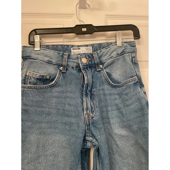 Bershka Women's Straight Vintage Light Wash Denim Jeans Size 28 - Picture 2 of 6